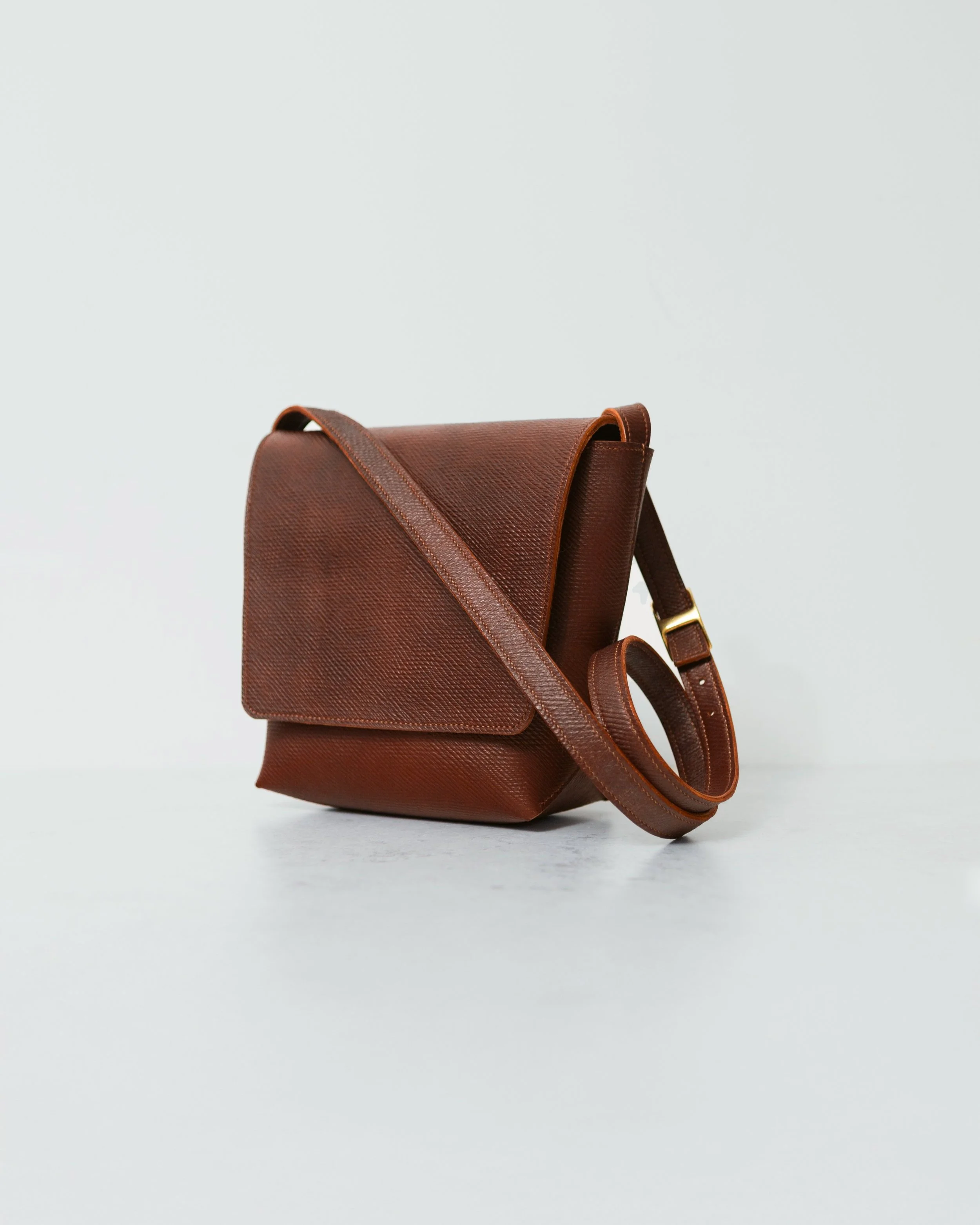 Handcrafted Leather Shoulder Bag – Premium UK Handmade Leather